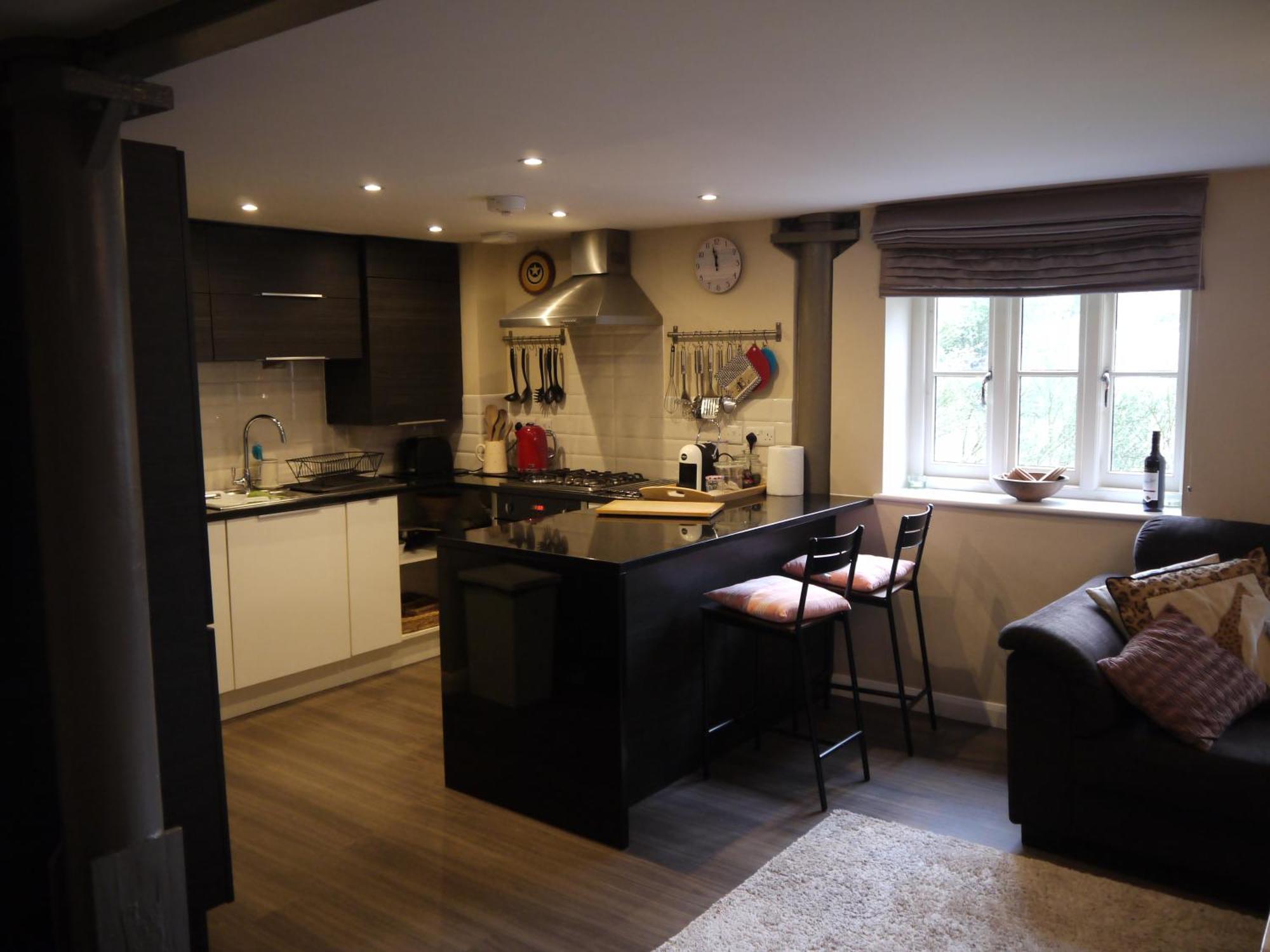 Old Brewery Home With Pool And Gym Access Oakhill Eksteriør bilde